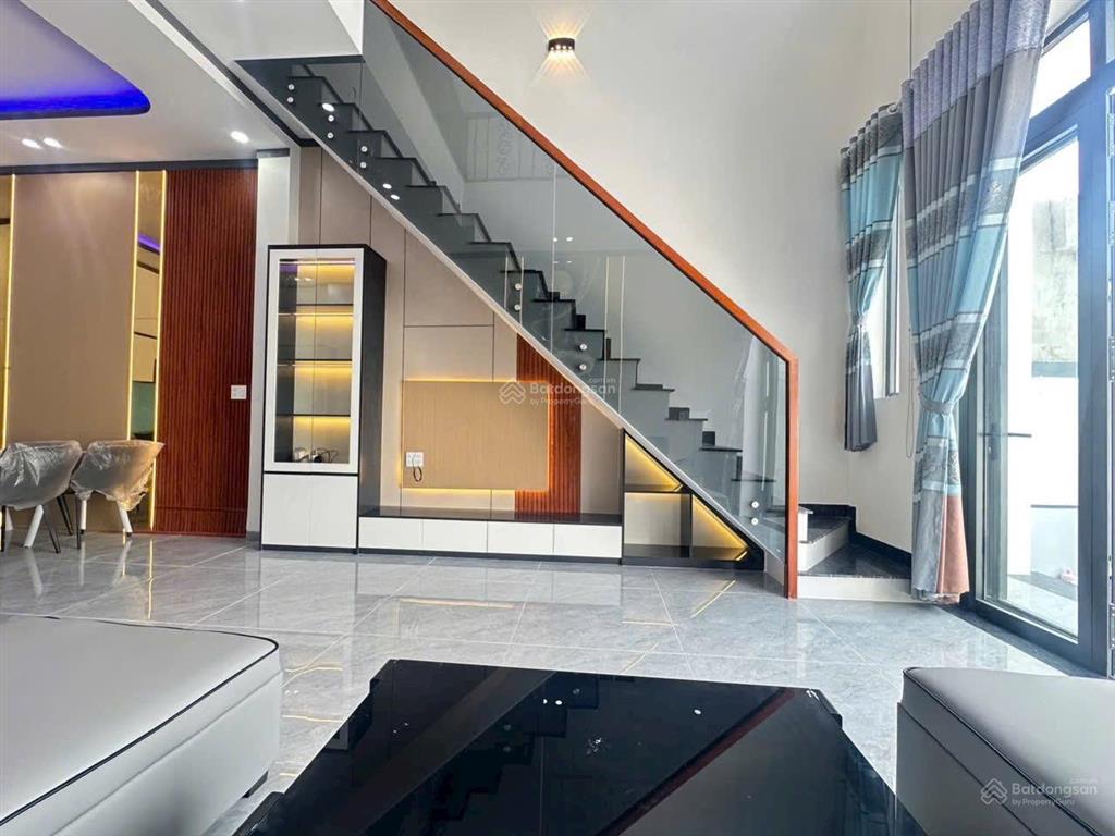 Chủ kẹt tiền hạ 150 triệu bán nhanh nhà mới siêu đẹp gần ngã 3 mỹ hạnh| dt 4.5x23m  0915 852 ***