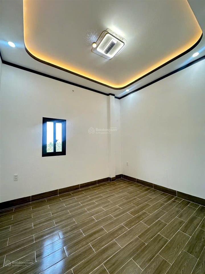Chủ kẹt tiền hạ 150 triệu bán nhanh nhà mới siêu đẹp gần ngã 3 mỹ hạnh| dt 4.5x23m  0915 852 ***