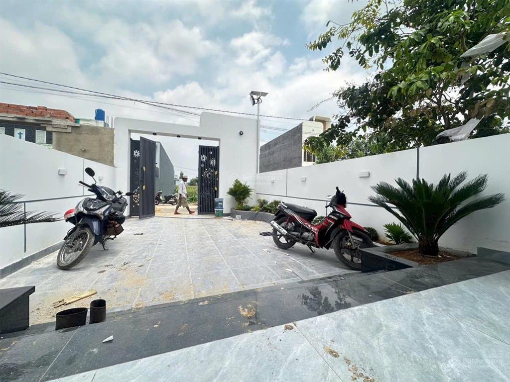 Bán nhà mới xây 1 trệt 1 lầu gần chợ đình, nhà 2 mặt tiền buôn bán được | dt 5x33m