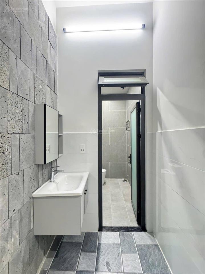 Bán nhà đường giồng lớn gần chợ mỹ hạnh, nhà mới đẹp dt 5x22m, shr hỗ trợ ngân hàng