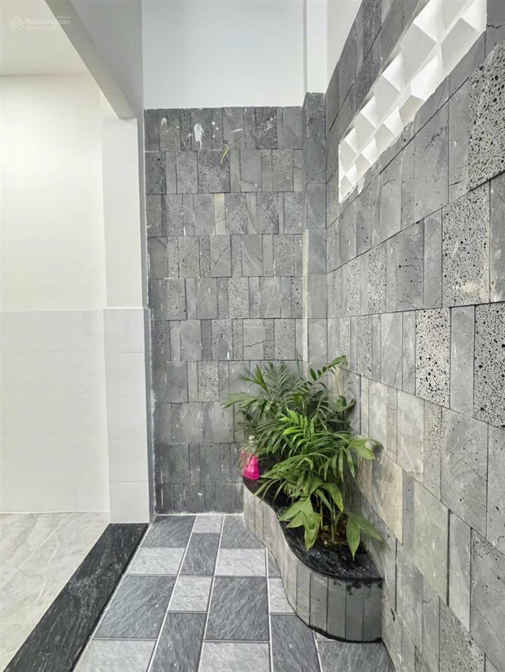 Bán nhà đường giồng lớn gần chợ mỹ hạnh, nhà mới đẹp dt 5x22m, shr hỗ trợ ngân hàng