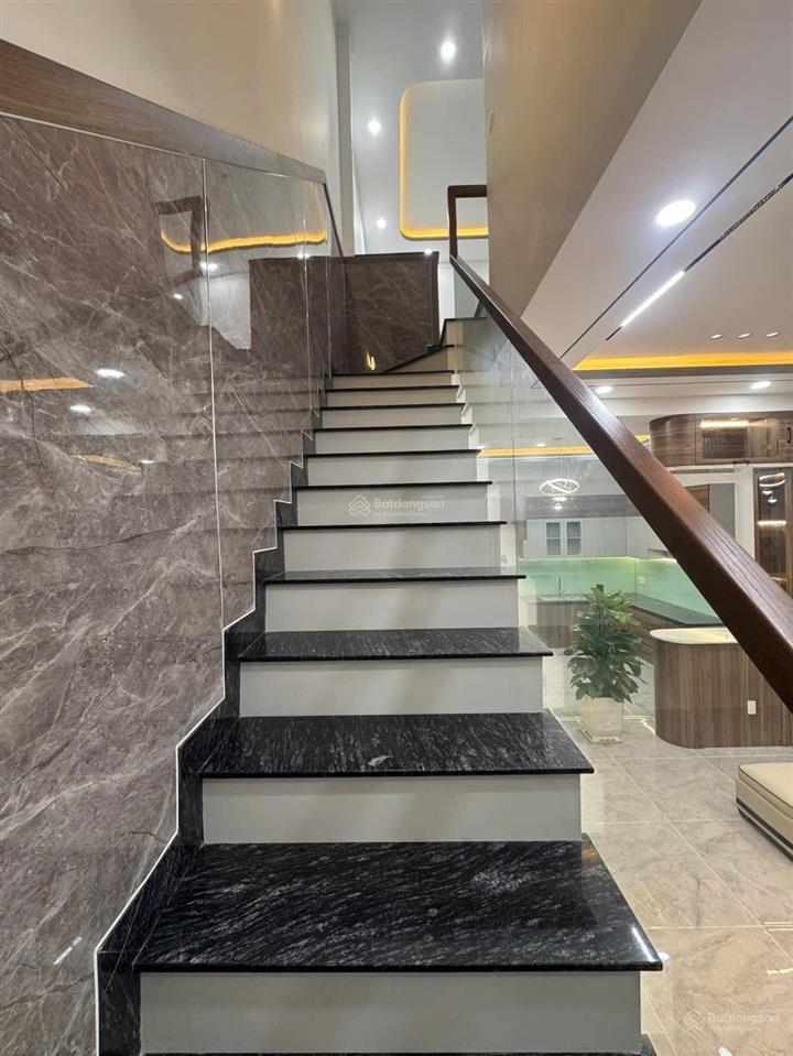 Bán nhà đường giồng lớn gần chợ mỹ hạnh, nhà mới đẹp dt 5x22m, shr hỗ trợ ngân hàng