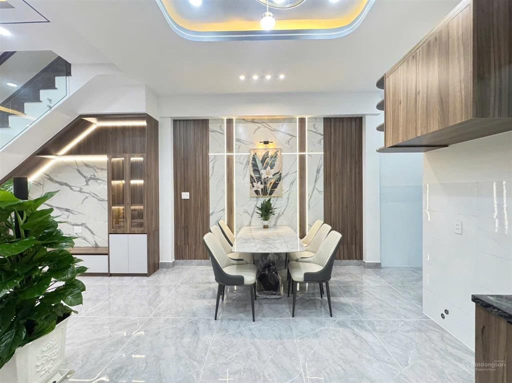 Bán nhà đường giồng lớn gần chợ mỹ hạnh, nhà mới đẹp dt 5x22m, shr hỗ trợ ngân hàng