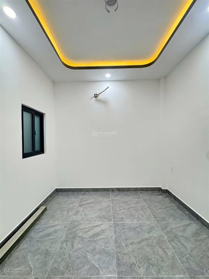 Bán nhà đường giồng lớn gần chợ mỹ hạnh, nhà mới đẹp dt 5x22m, shr hỗ trợ ngân hàng