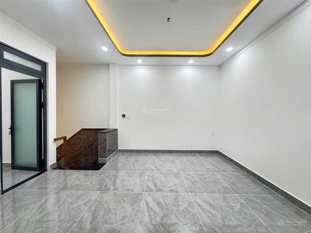 Bán nhà đường giồng lớn gần chợ mỹ hạnh, nhà mới đẹp dt 5x22m, shr hỗ trợ ngân hàng