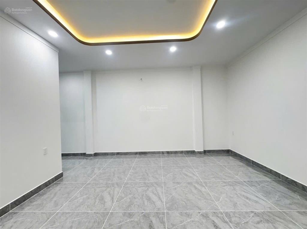 Bán nhà đường giồng lớn gần chợ mỹ hạnh, nhà mới đẹp dt 5x22m, shr hỗ trợ ngân hàng