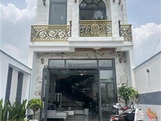 Bán nhà đường hoa vàng, xã mỹ hạnh nam | dt 5x25m| nhà mới xây 4 phòng ngủ