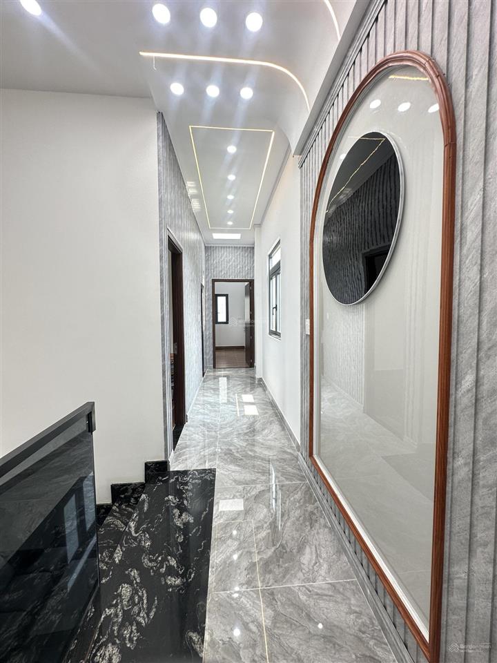 Bán nhà đường hoa vàng, xã mỹ hạnh nam | dt 5x25m| nhà mới xây 4 phòng ngủ