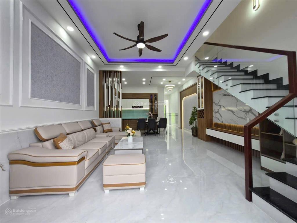 Kẹt tiền chủ hạ 200tr bán nhà gần sân bóng mỹ hạnh bắc, cách tl9 vào 300m, nhà 2 mặt tiền thoáng