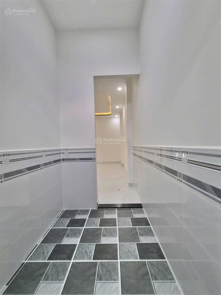 Kẹt tiền chủ hạ 200tr bán nhà gần sân bóng mỹ hạnh bắc, cách tl9 vào 300m, nhà 2 mặt tiền thoáng