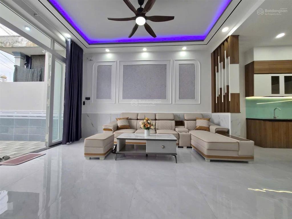 Kẹt tiền chủ hạ 200tr bán nhà gần sân bóng mỹ hạnh bắc, cách tl9 vào 300m, nhà 2 mặt tiền thoáng