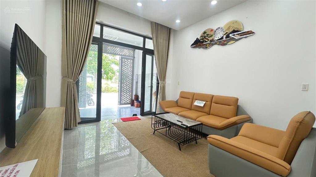 Nhà mới full nội thất, 1 trệt 2 lầu 4 phòng ngủ khu dân cư cát tường phú sinh
