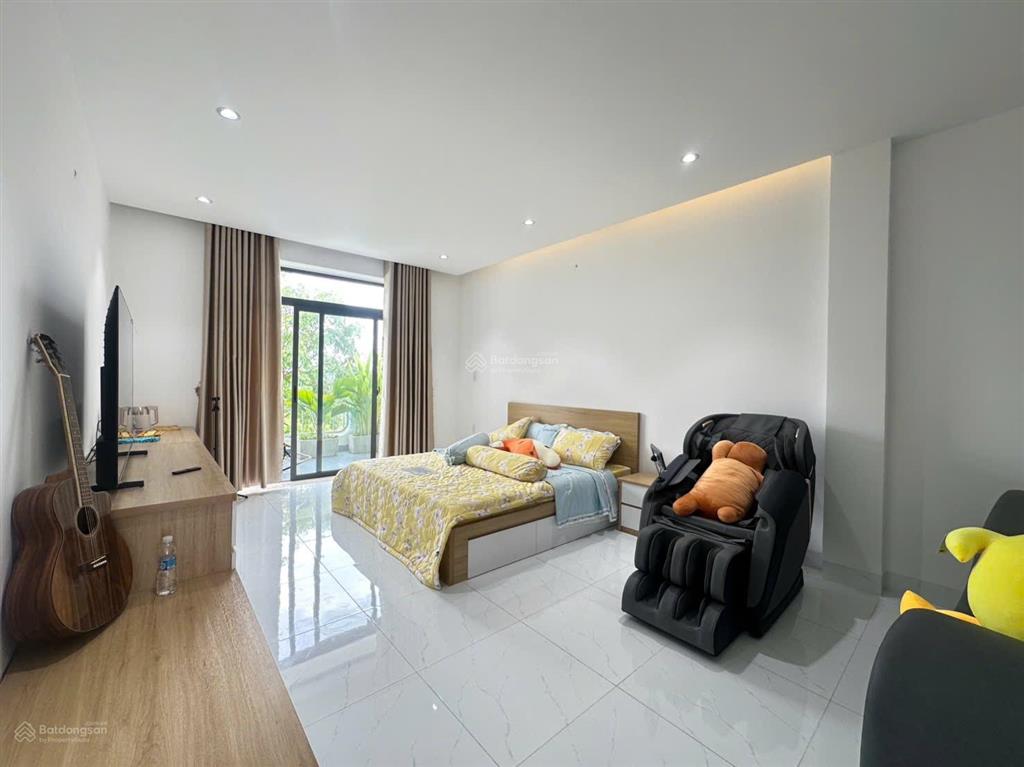 Nhà mới full nội thất, 1 trệt 2 lầu 4 phòng ngủ khu dân cư cát tường phú sinh