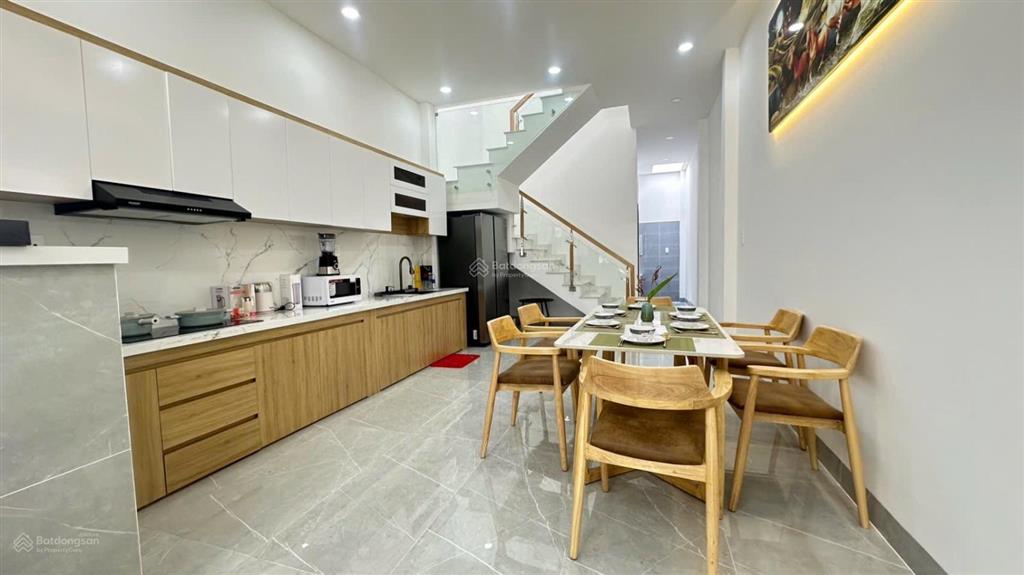 Nhà mới full nội thất, 1 trệt 2 lầu 4 phòng ngủ khu dân cư cát tường phú sinh