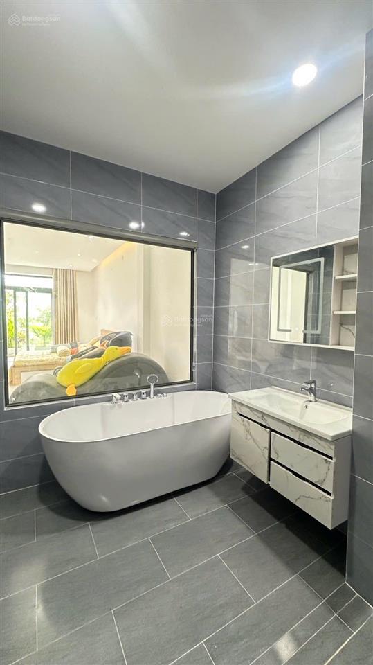 Nhà mới full nội thất, 1 trệt 2 lầu 4 phòng ngủ khu dân cư cát tường phú sinh