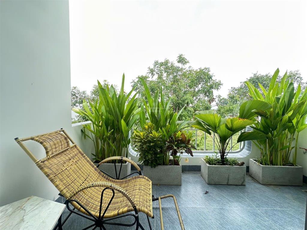 Nhà mới full nội thất, 1 trệt 2 lầu 4 phòng ngủ khu dân cư cát tường phú sinh