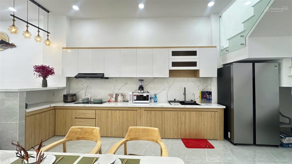 Nhà mới full nội thất, 1 trệt 2 lầu 4 phòng ngủ khu dân cư cát tường phú sinh