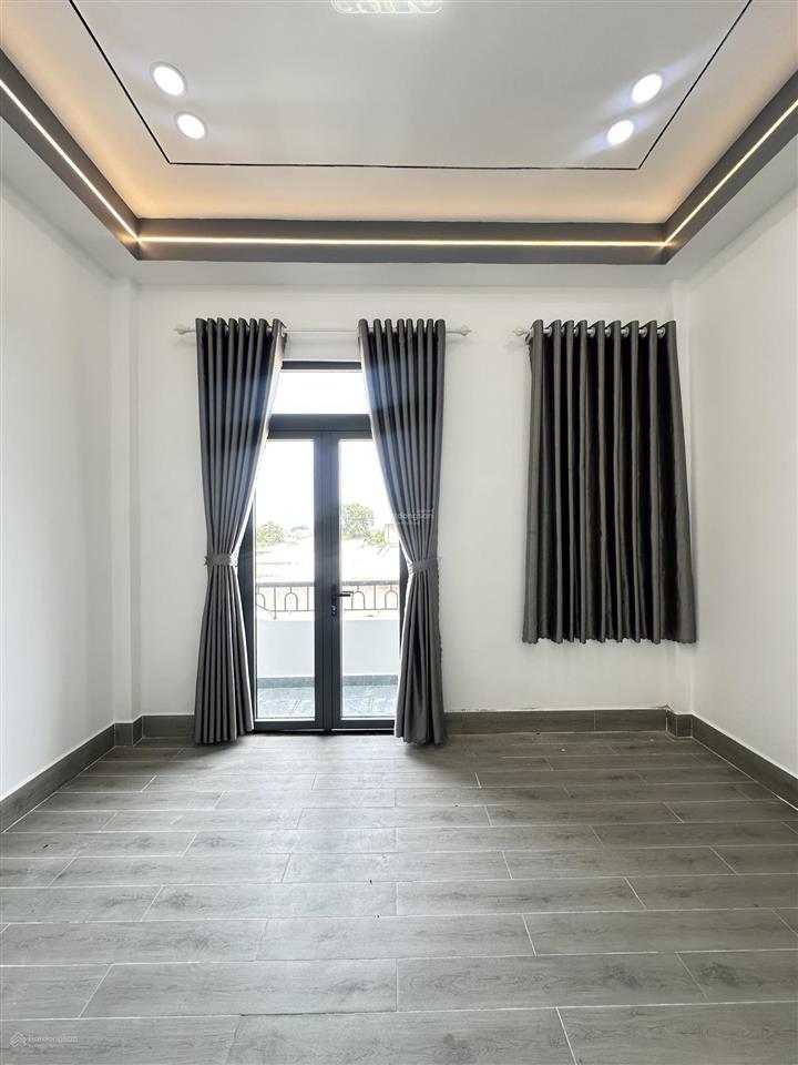 Bán nhà 1 trệt, 1 lầu 3 phòng ngủ đường giồng lớn. nhà mới shr giá 1 tỷ 999