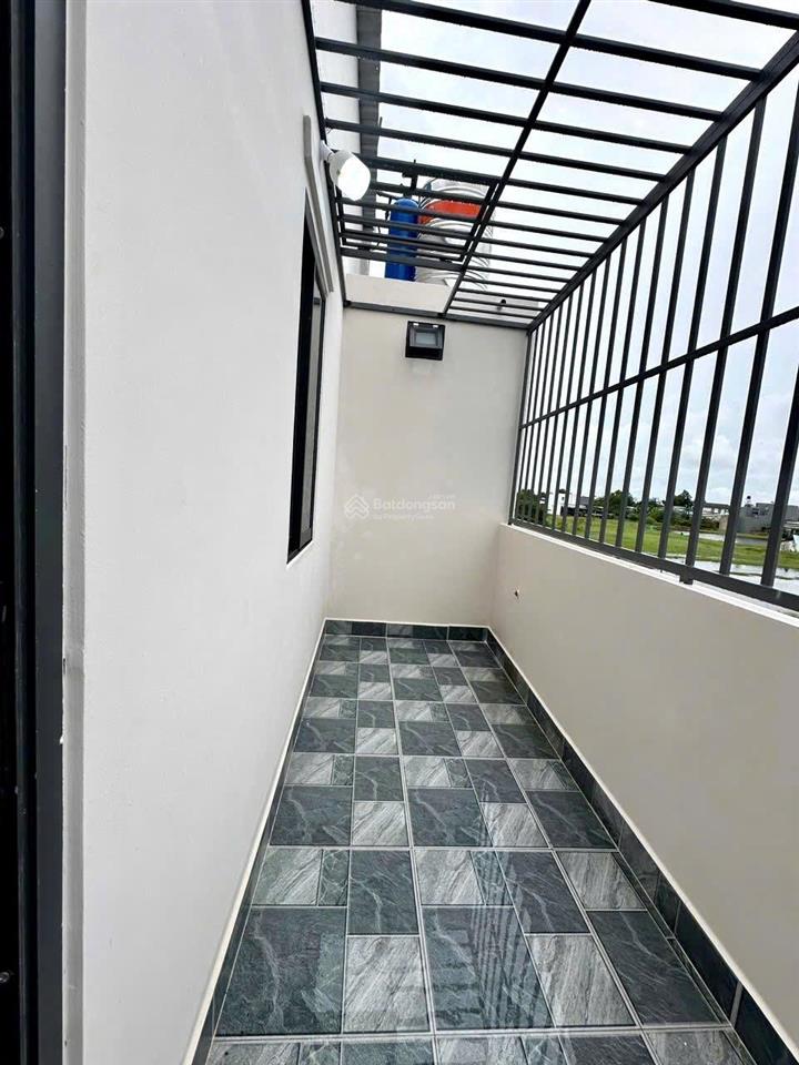 Bán nhà lầu, giá ngộp giảm 350tr rồi, 3 phòng ngủ ngang 6x18m | gần ngã 3 mỹ hạnh, 1 sẹc nhựa tl9