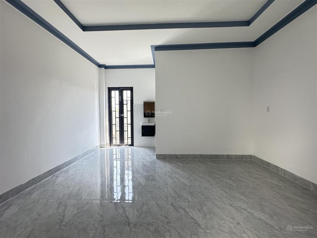Nhà đẹp mới xây giá rẻ nhất khu vực, 1 trệt 1 lầu có 4 phòng, giá 2 tỷ 570