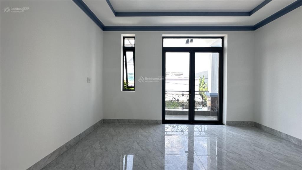 Nhà đẹp mới xây giá rẻ nhất khu vực, 1 trệt 1 lầu có 4 phòng, giá 2 tỷ 570