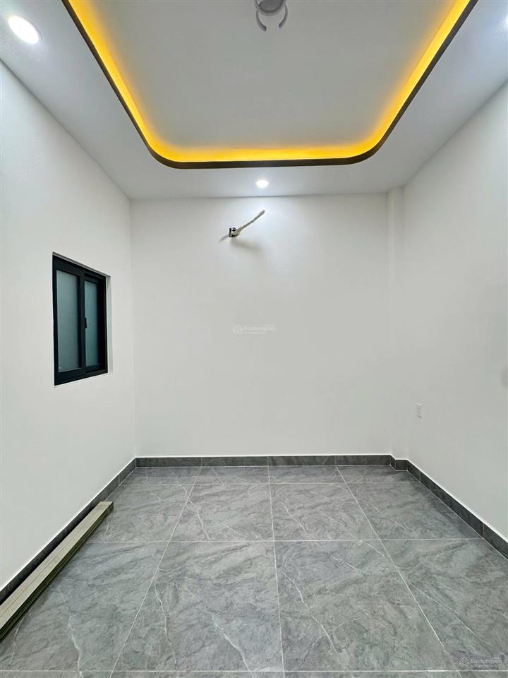 Nhà mới ngay chợ mỹ hạnh, đường giồng lớn |dt 5x22m, giá 2 tỷ 860, 4 phòng rộng rãi