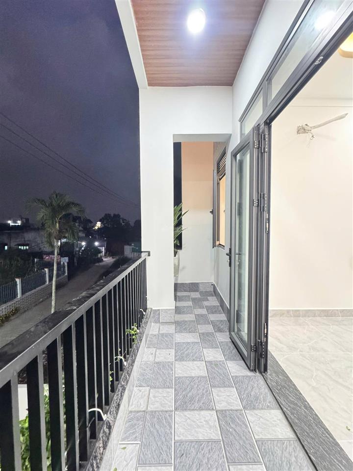 Nhà mới ngay chợ mỹ hạnh, đường giồng lớn |dt 5x22m, giá 2 tỷ 860, 4 phòng rộng rãi