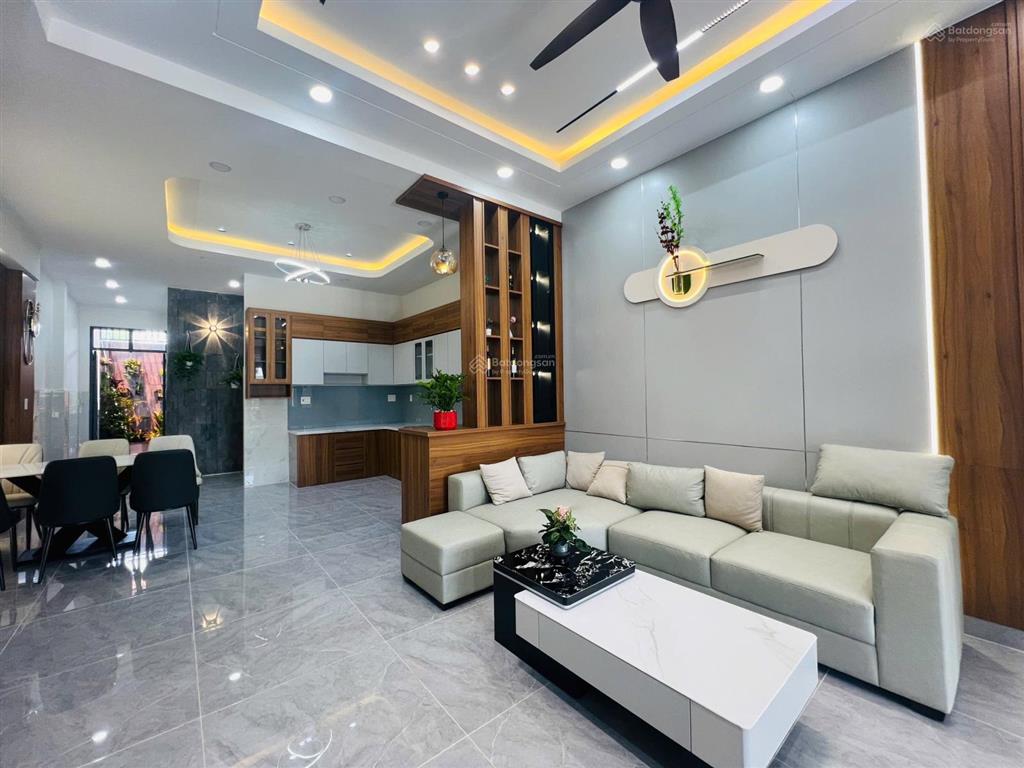 Nhà đẹp vừa xong, vị trí đẹp gần kdc xuyên á, xem ngay kẻo lỡ, dt 5x30m có 4 phòng