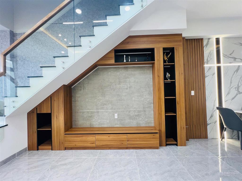 Nhà đẹp vừa xong, vị trí đẹp gần kdc xuyên á, xem ngay kẻo lỡ, dt 5x30m có 4 phòng