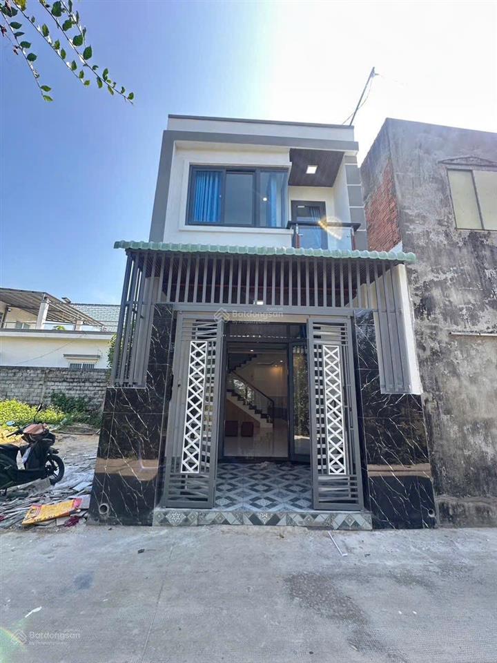 Nhà giảm sâu nhà mới 1 trệt 1 lầu có 2 pn, ngay đường nhựa giồng lớn, giá 1 tỷ 520 sổ hồng riêng