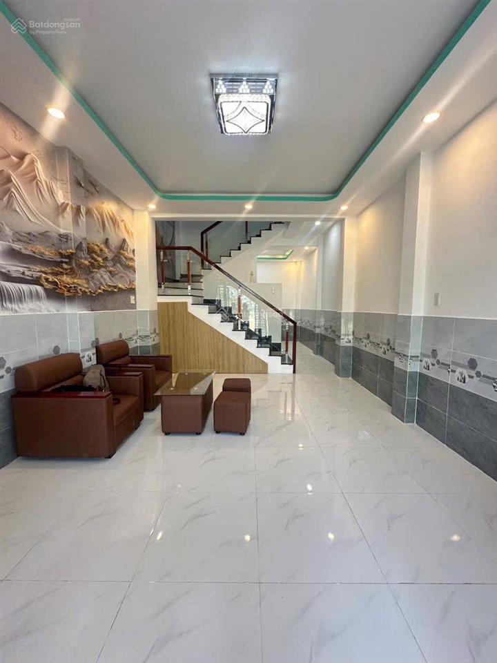 Nhà giảm sâu nhà mới 1 trệt 1 lầu có 2 pn, ngay đường nhựa giồng lớn, giá 1 tỷ 520 sổ hồng riêng