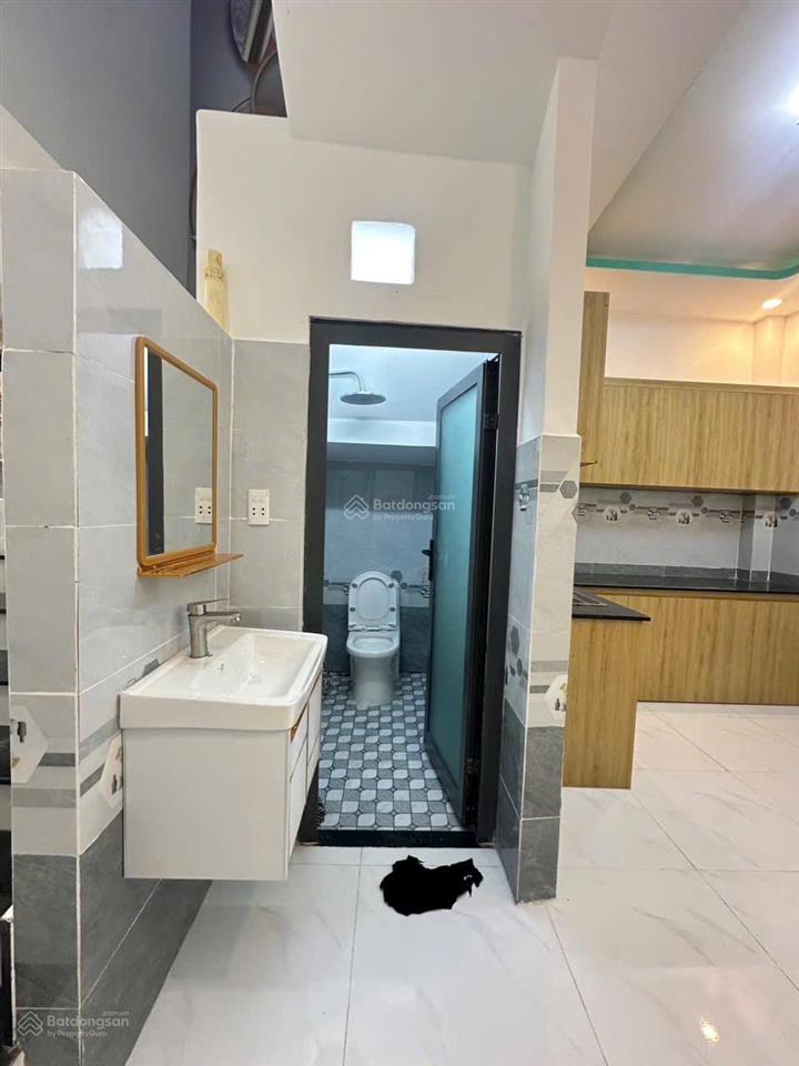 Nhà giảm sâu nhà mới 1 trệt 1 lầu có 2 pn, ngay đường nhựa giồng lớn, giá 1 tỷ 520 sổ hồng riêng