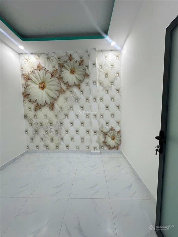 Nhà giảm sâu nhà mới 1 trệt 1 lầu có 2 pn, ngay đường nhựa giồng lớn, giá 1 tỷ 520 sổ hồng riêng