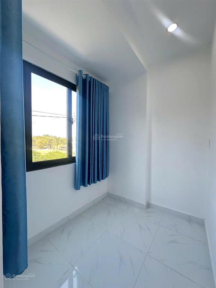Nhà giảm sâu nhà mới 1 trệt 1 lầu có 2 pn, ngay đường nhựa giồng lớn, giá 1 tỷ 520 sổ hồng riêng