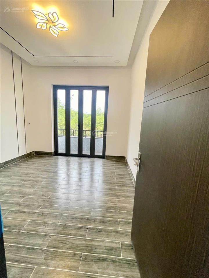 Nhà mới hoàn thiện gần chợ chiều tỉnh lộ 10, diện tích 5x22m, nhà 3 pn, đường nhựa 6m