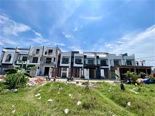 Nhà mới hoàn thiện gần chợ chiều tỉnh lộ 10, diện tích 5x22m, nhà 3 pn, đường nhựa 6m