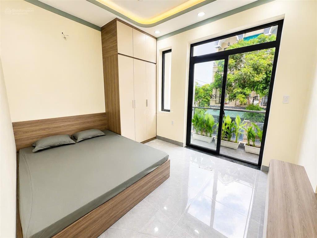 Bán nhà full nội thất trong kdc phú sinh nhà xây mới 3 pn