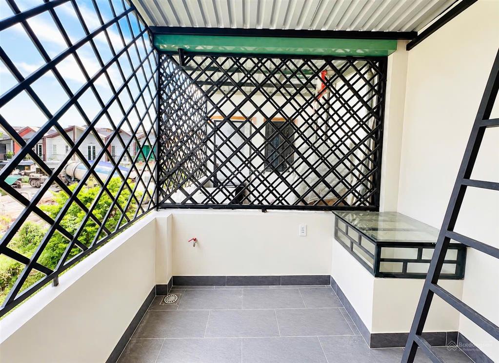 Bán nhà full nội thất trong kdc phú sinh nhà xây mới 3 pn
