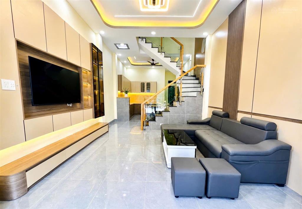 Bán nhà full nội thất trong kdc phú sinh nhà xây mới 3 pn