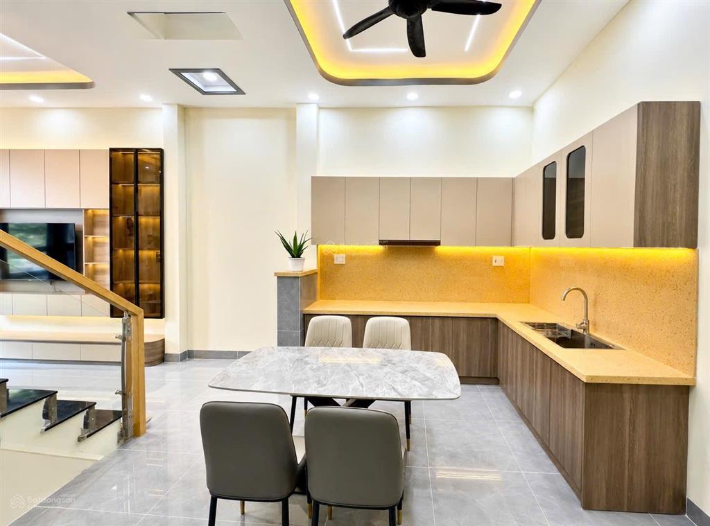 Bán nhà full nội thất trong kdc phú sinh nhà xây mới 3 pn