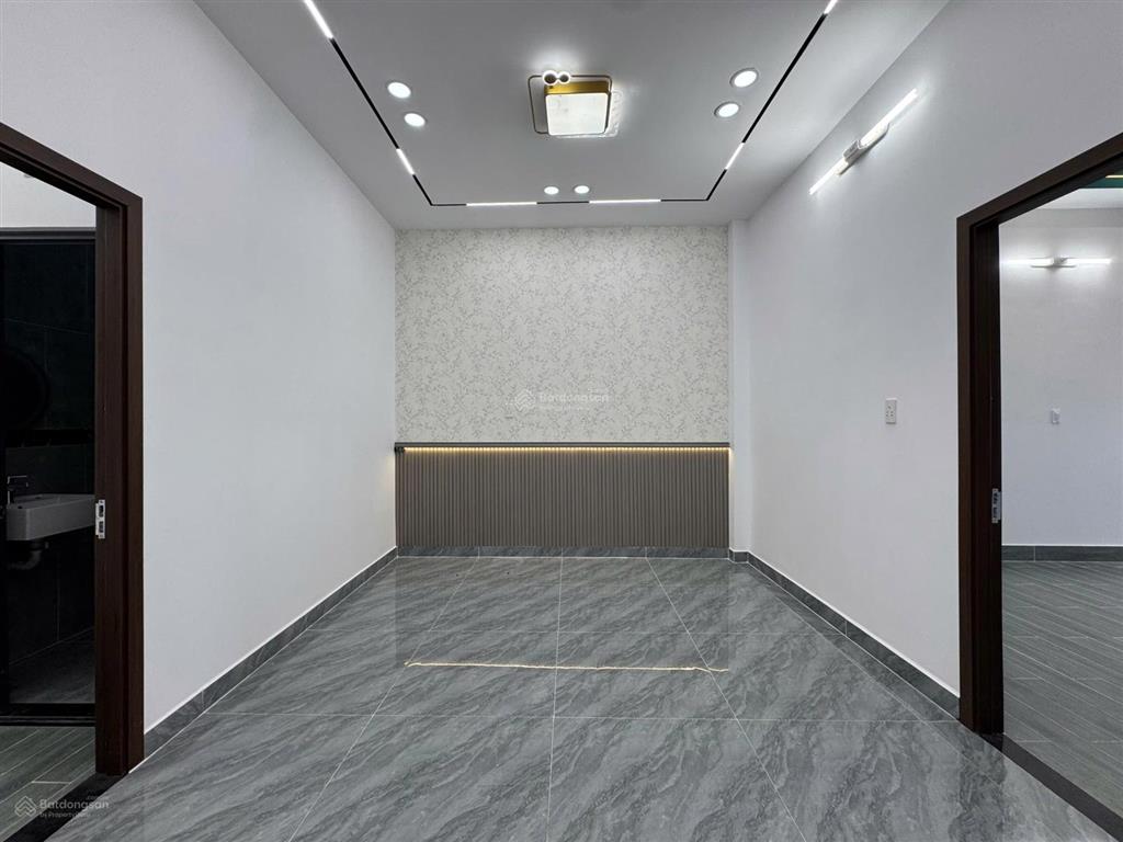 Bán nhà mới xây  dt 5x25 sổ hồng hoàn công  1 trệt 1 lầu, 3 phòng ngủ + 3wc