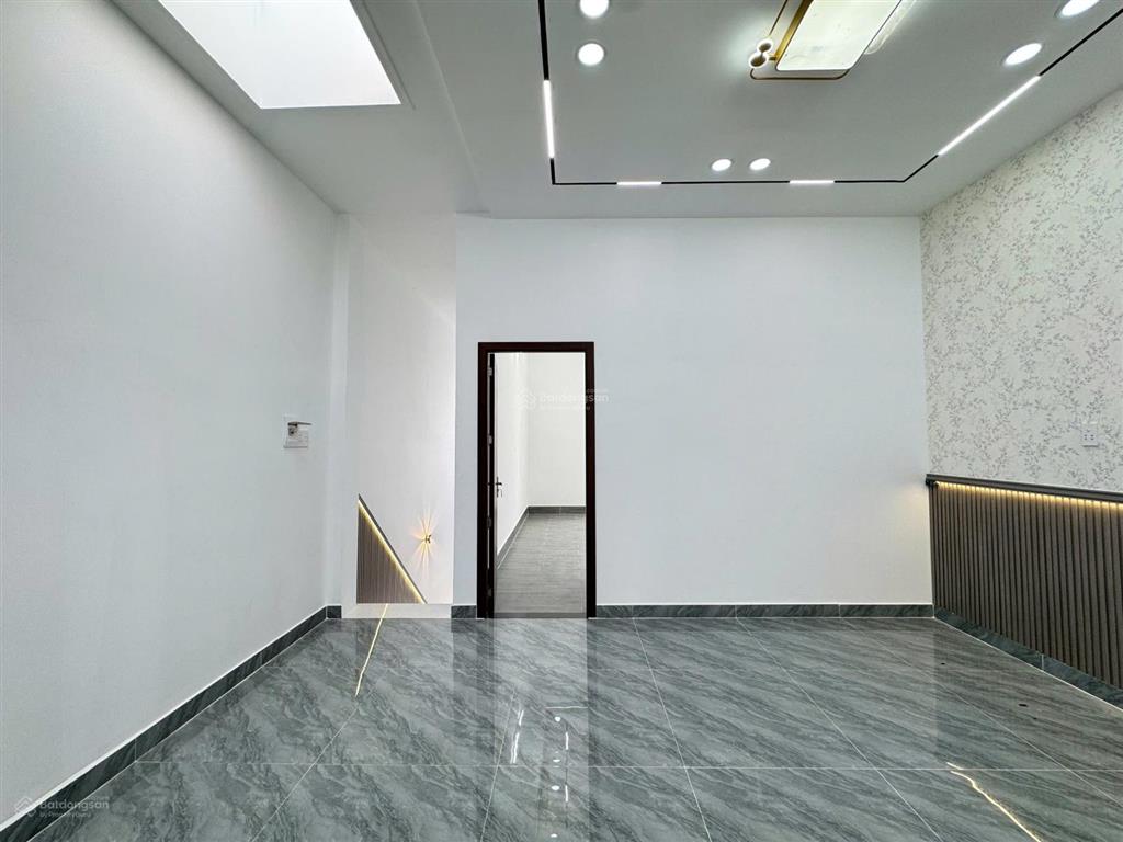 Bán nhà mới xây  dt 5x25 sổ hồng hoàn công  1 trệt 1 lầu, 3 phòng ngủ + 3wc