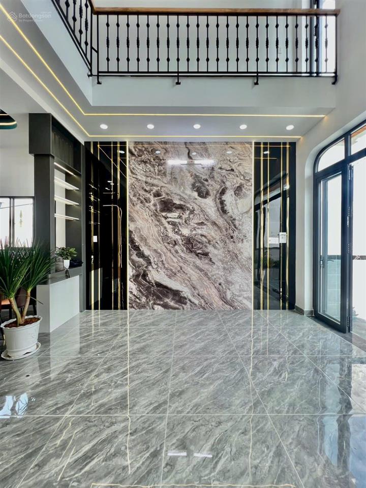 Bán nhà gần chợ đình đúc lửng 3 phòng ngủ siêu đẹp. sổ hồng riêng | dt 5x22m