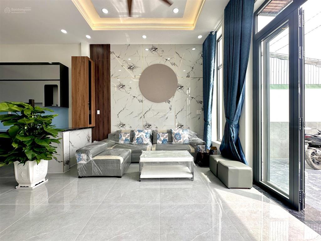 Nhà cấp 4 xây mới 3 phòng ngủ siêu đẹp gần nhựa giồng lớn, dt 5x25m có sân để ô  tô