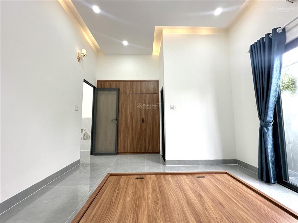 Nhà cấp 4 xây mới 3 phòng ngủ siêu đẹp gần nhựa giồng lớn, dt 5x25m có sân để ô  tô