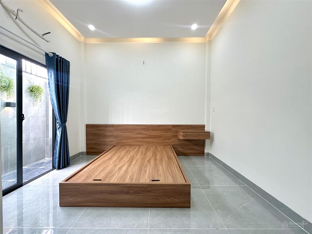 Nhà cấp 4 xây mới 3 phòng ngủ siêu đẹp gần nhựa giồng lớn, dt 5x25m có sân để ô  tô