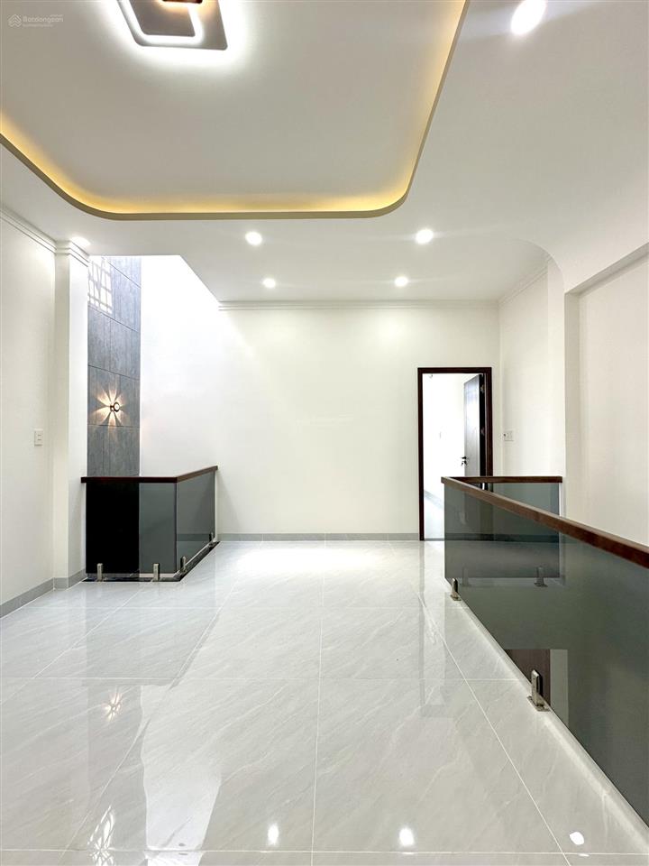 Bán nhà gần chợ mỹ hạnh dt 5x20m, 3 phòng ngủ, 1 xẹt ngắn tl824