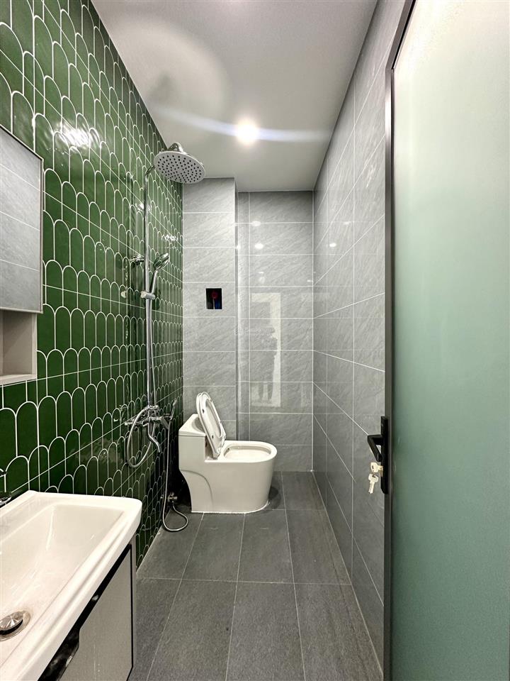 Bán nhà gần chợ mỹ hạnh dt 5x20m, 3 phòng ngủ, 1 xẹt ngắn tl824