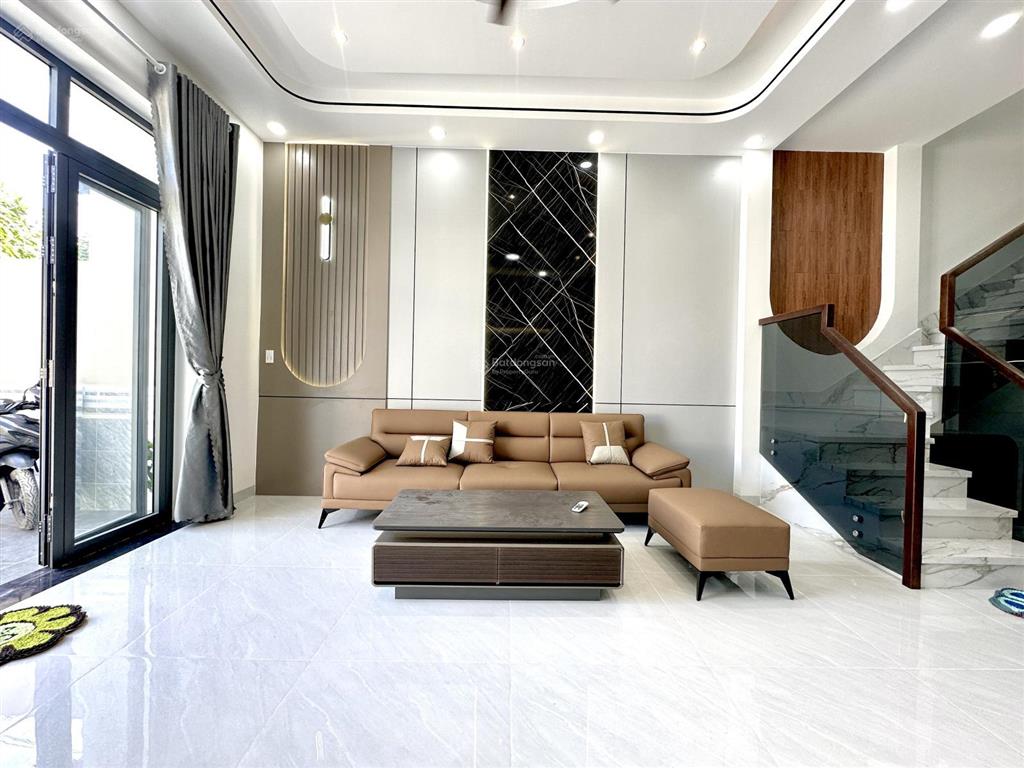 Bán nhà gần chợ mỹ hạnh dt 5x20m, 3 phòng ngủ, 1 xẹt ngắn tl824