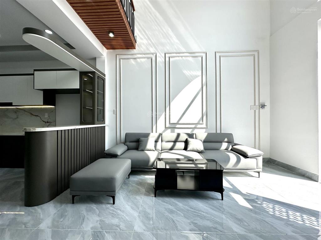 Bán nhà đúc lửng đẹp 3 phòng ngủ, gần ngã 3 mỹ hạnh  dt 148m2  shr nhà hoàn công